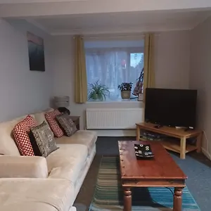 Fieldfare Green: Spacious 4-bedroom House With Field Views Luton (Bedfordshire)